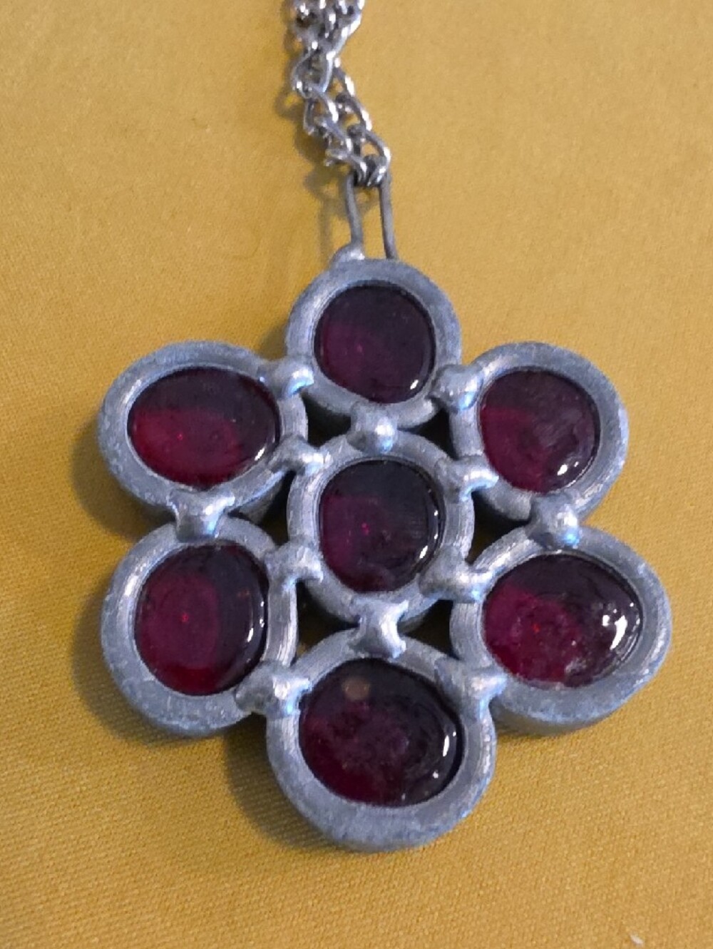 Vintage Silver-Tone & Red Glass Cabochon Starburst Pendant Necklace ▪ FUN PIECE!